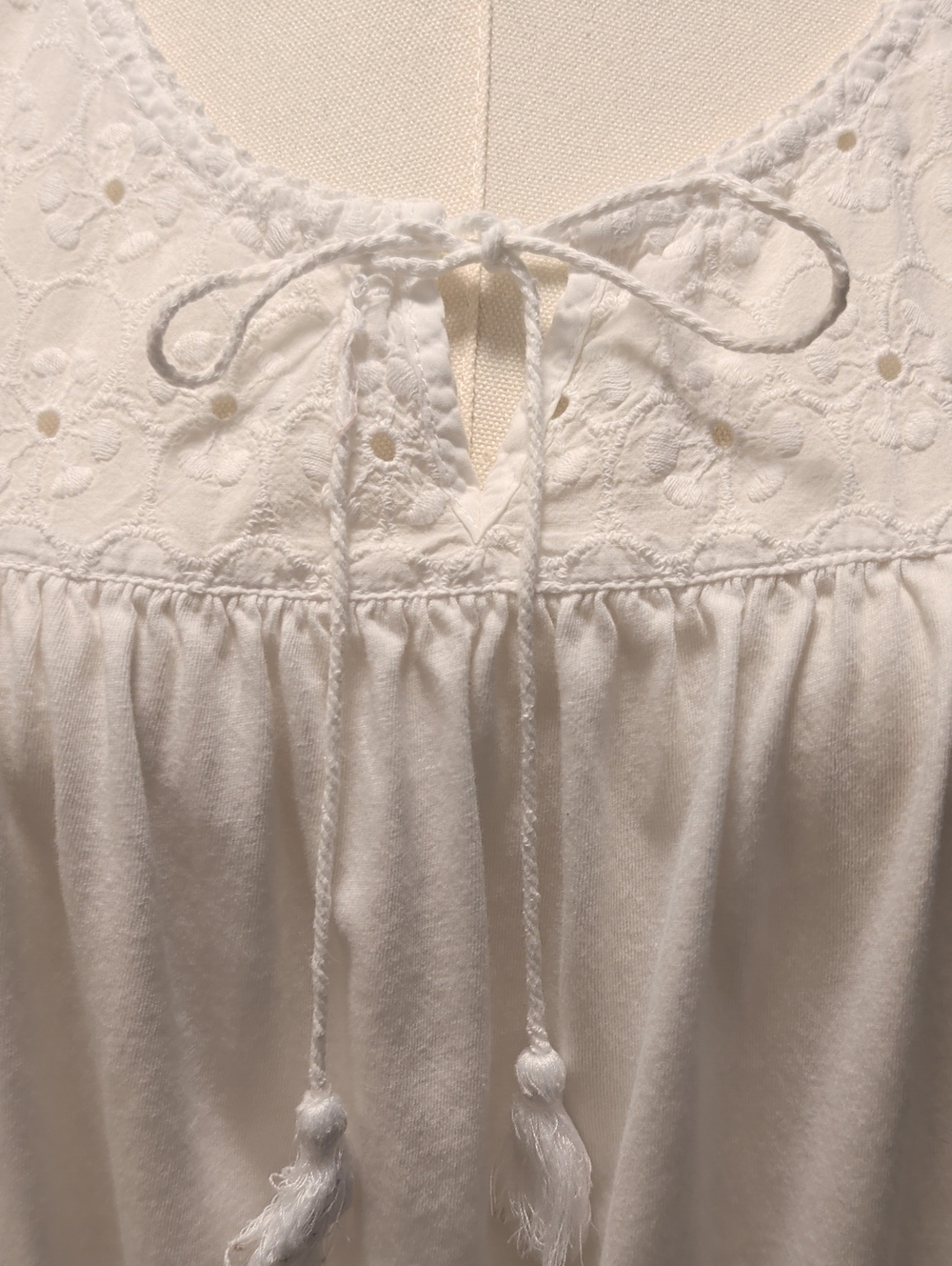 Sigrid Olsen- 2XL Sleepwear White Eyelet Tie-Front Sleeveless - Picture 2 of 12